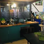 Loft D Artistes Avec Patio Au Port De *